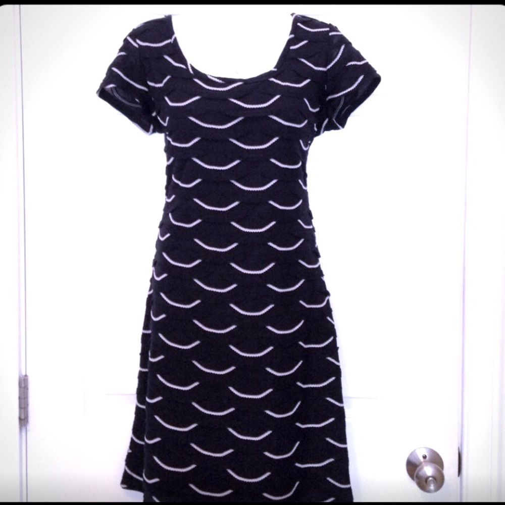 Max Studio blue and white Short Sleeved Dress size medium